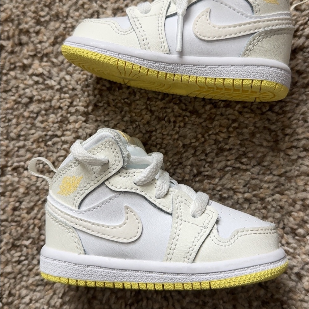 Jordan 1 Mid